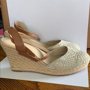 Wedges by Basic Editions